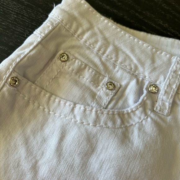 Pretty white jean shorts - Picture 4 of 5